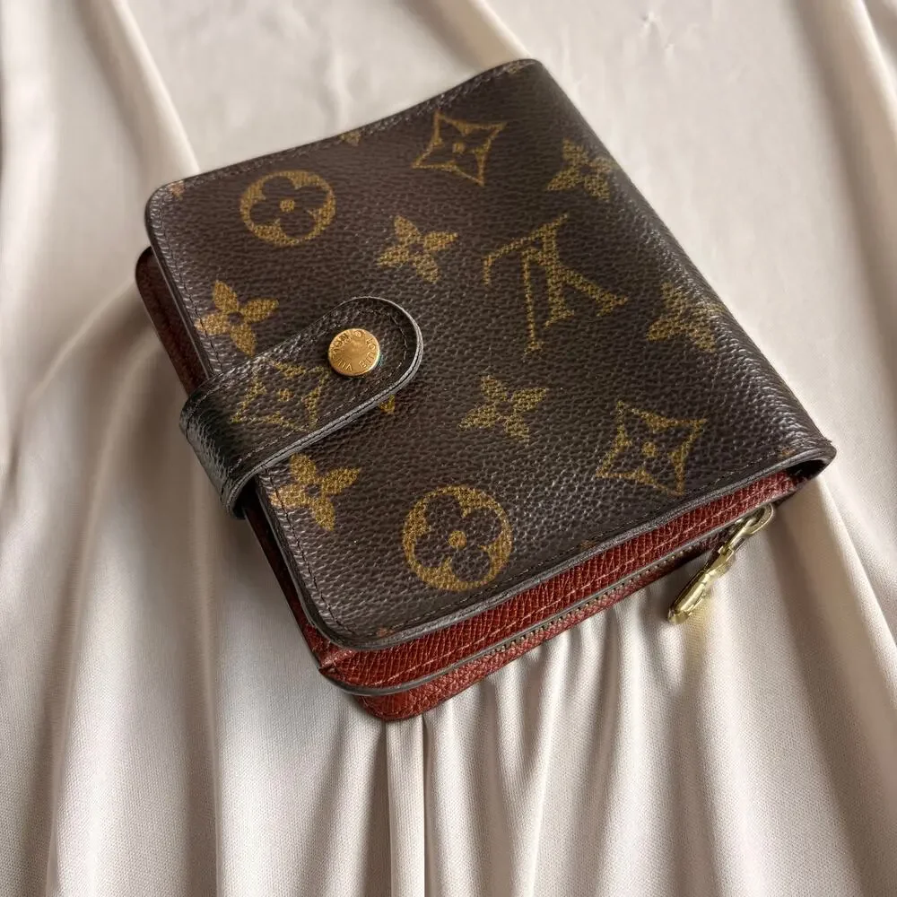 Louis Vuitton Monogram Snap Closure Bifold Wallet - Zip Coin Pocket